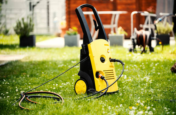 Best Gutter Cleaning  in Englewood, NJ